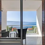 Luxury W Shared Pool 3 Balconies And Terrace