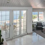 Luxury W Shared Pool 3 Balconies And Terrace * Омиш