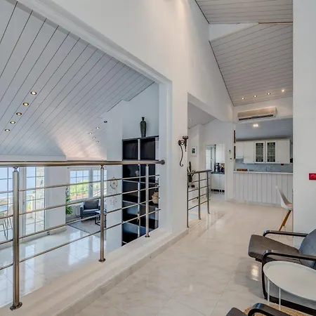 Luxury W Shared Pool 3 Balconies And Terrace