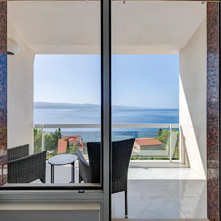 Luxury W Shared Pool 3 Balconies And Terrace