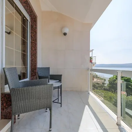 Apartment Luxury W Pool 3 Balconies Terrace & Sea View *