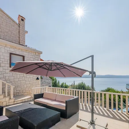 Luxury W Shared Pool 3 Balconies And Terrace Апартаменты Омиш